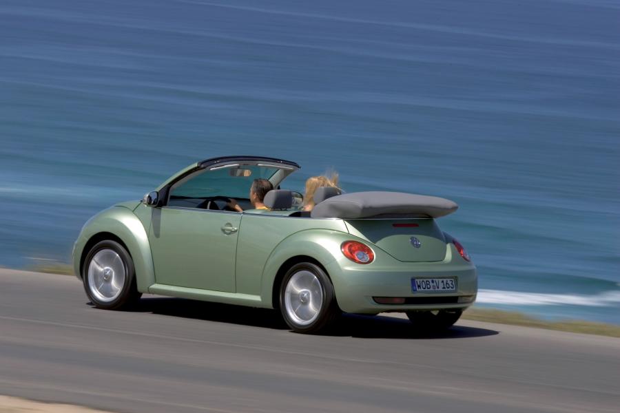  Volkswagen New Beetle Cabriolet 2006 года  (фото 28 из 39)